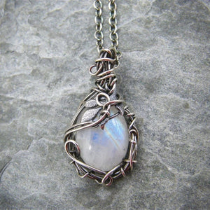 Retro Winding Moonstone Necklace