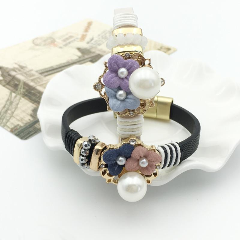 Romantic Pearls Flower Charm Leather Bracelet